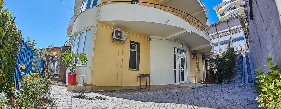 Отдых в Крыму | Трехкомнатные апартаменты с сауной в центре посуточно